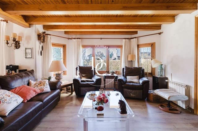 5 bedroom Villa for sale in Llívia - € 990,000 (Ref: 9695477)