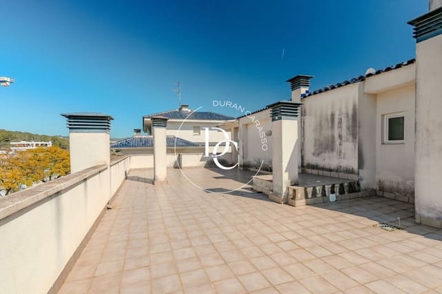 2 quarto Penthouse para venda em Sitges - 705 000 € (Ref: 9712173)