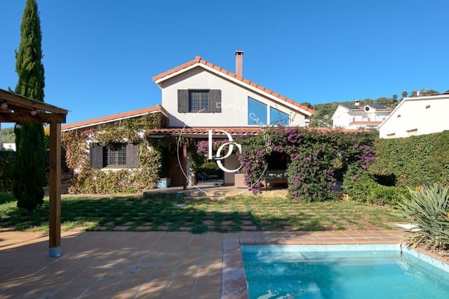 3 makuuhuone Huvila myytävänä paikassa Sant Pere de Ribes mukana uima-altaan - 730 000 € (Ref: 9720127)