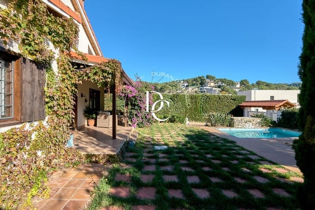 3 makuuhuone Huvila myytävänä paikassa Sant Pere de Ribes mukana uima-altaan - 730 000 € (Ref: 9720127)