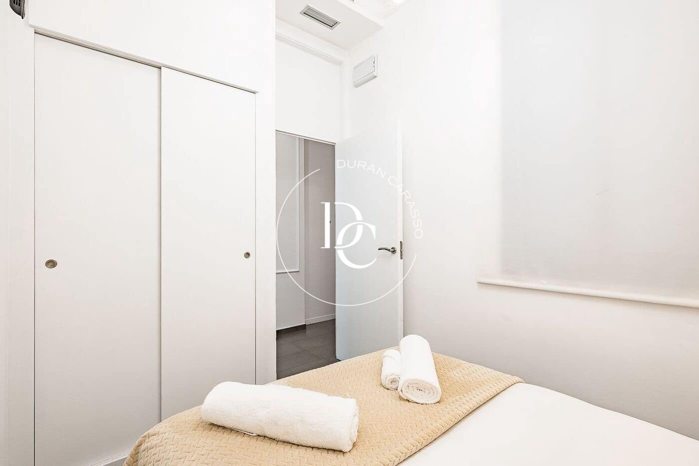 2 bedroom Apartment for sale in Barcelona city - € 900,000 (Ref: 9721841)