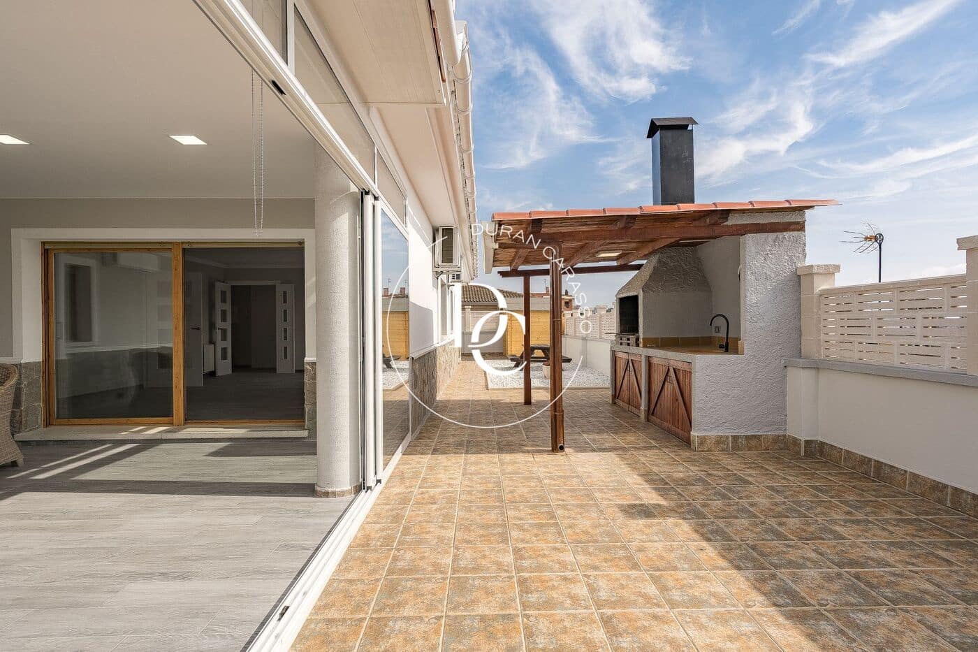 3 bedroom Villa for rent in Cubelles with pool - € 2,900 (Ref: 9726775)