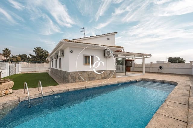 3 bedroom Villa for rent in Cubelles with pool - € 2,900 (Ref: 9726775)