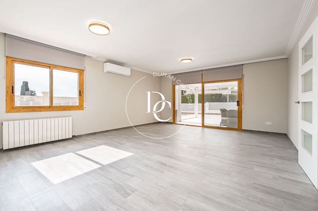 3 bedroom Villa for rent in Cubelles with pool - € 2,900 (Ref: 9726775)