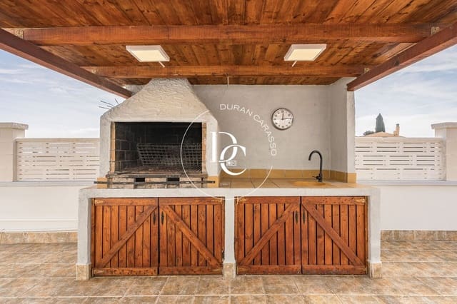 3 bedroom Villa for rent in Cubelles with pool - € 2,900 (Ref: 9726775)