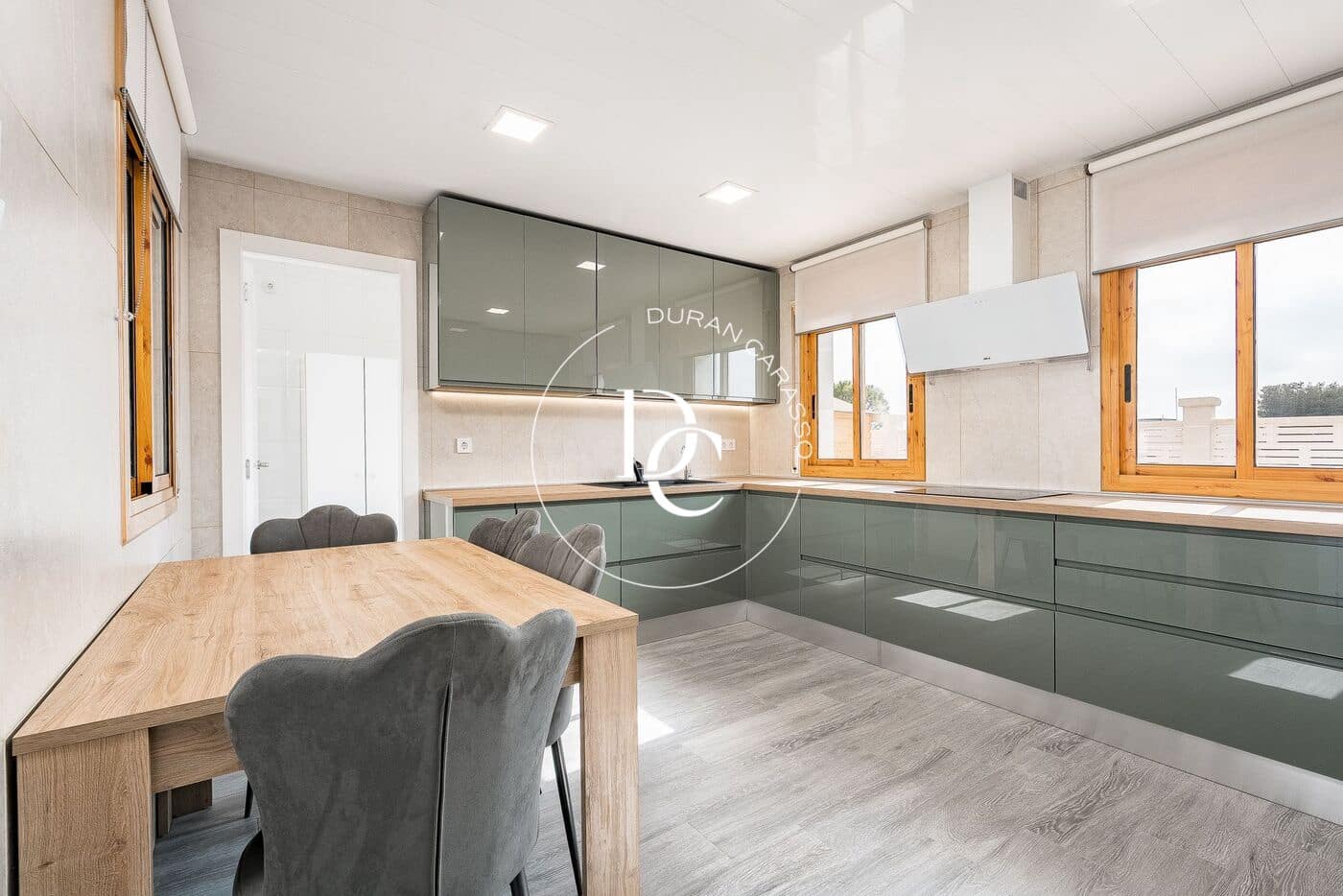 3 bedroom Villa for rent in Cubelles with pool - € 2,900 (Ref: 9726775)