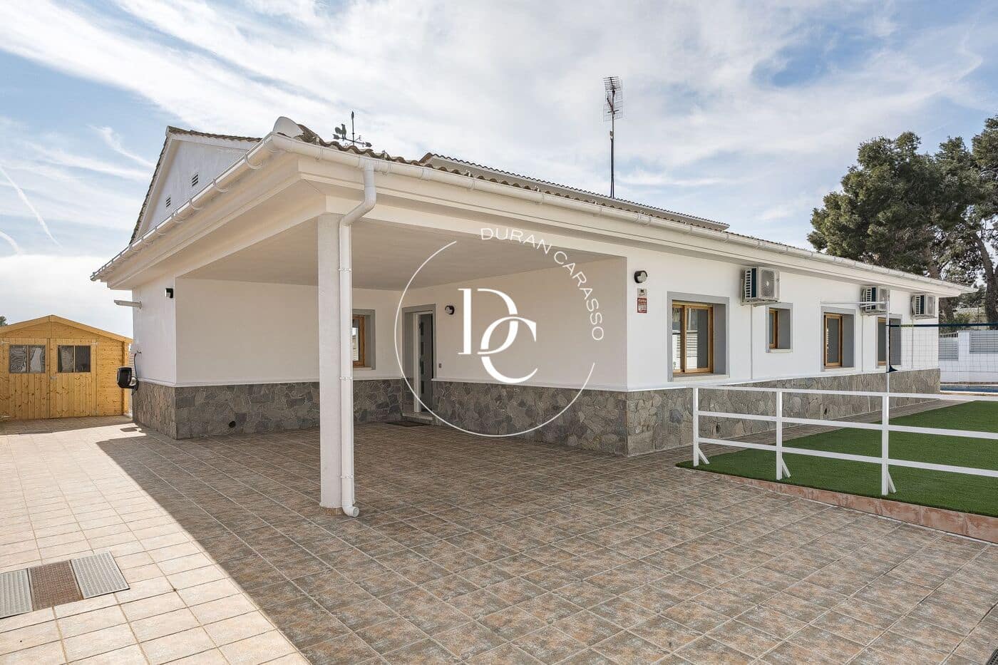 3 bedroom Villa for rent in Cubelles with pool - € 2,900 (Ref: 9726775)