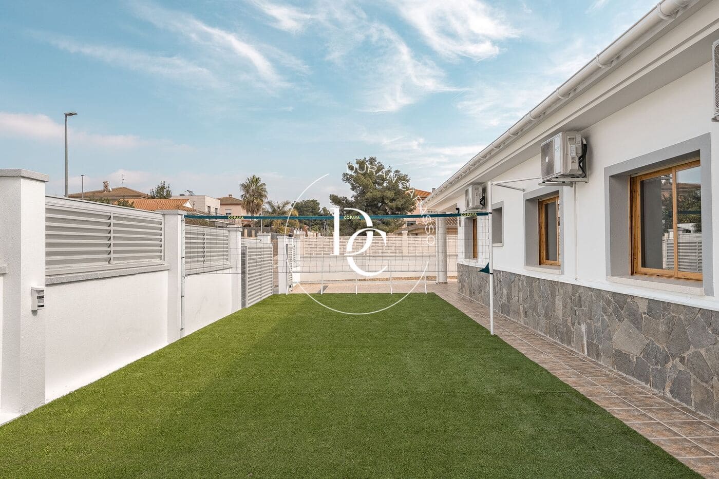 3 bedroom Villa for rent in Cubelles with pool - € 2,900 (Ref: 9726775)