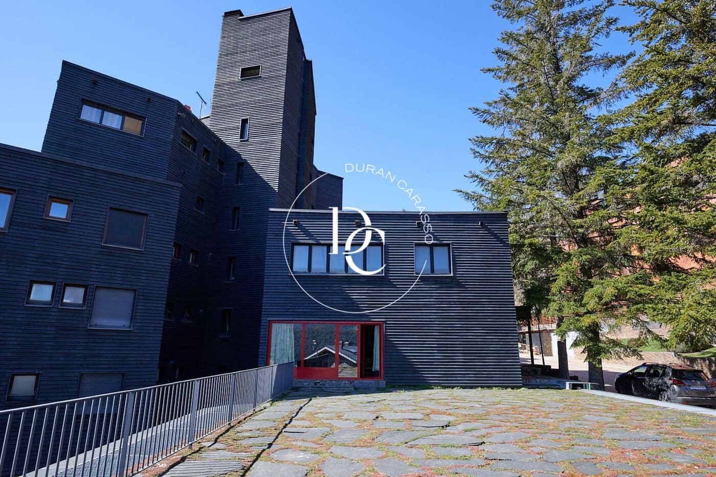 3 bedroom Apartment for sale in Alp - € 275,000 (Ref: 9773232)