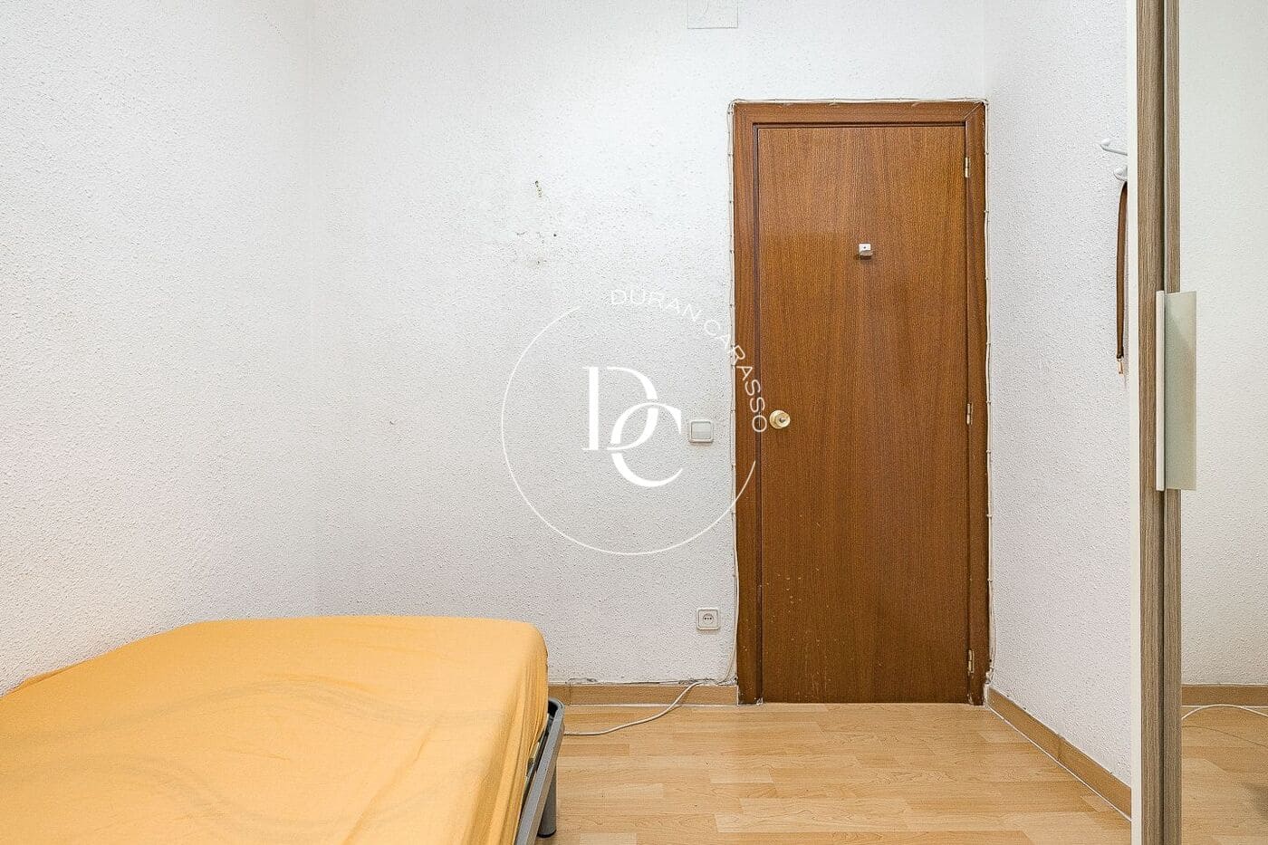 Apartamento de 3 habitaciones en Barcelona ciudad en venta - 297.000 € (Ref: 9806589)