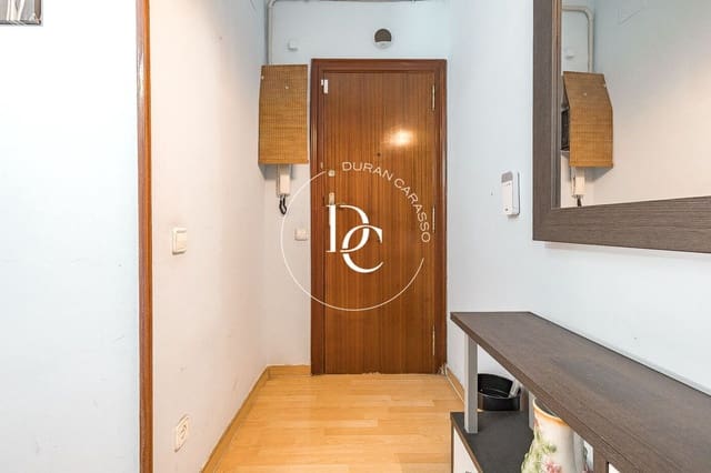 Apartamento de 3 habitaciones en El Poble Sec, Barcelona ciudad en venta - 297.000 € (Ref: 9806589)