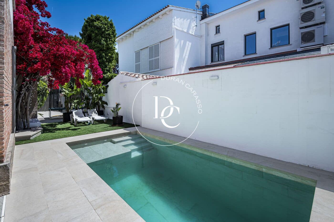 5 bedroom Semi-detached Villa for rent in Sitges with pool garage - € 4,500 (Ref: 9806590)