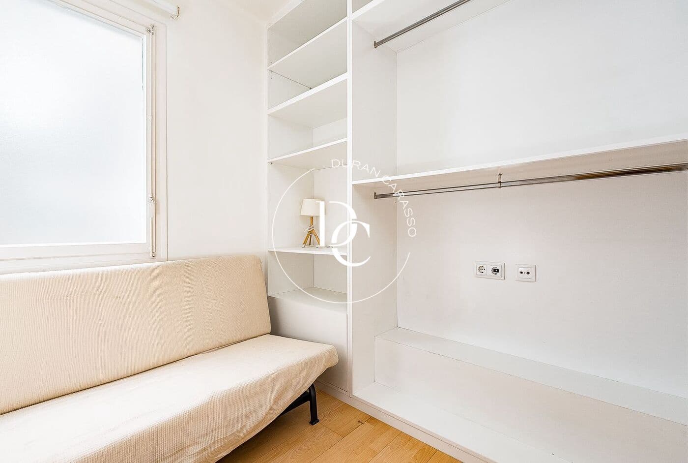 Apartamento de 3 habitaciones en Barcelona ciudad en venta - 593.000 € (Ref: 9812271)