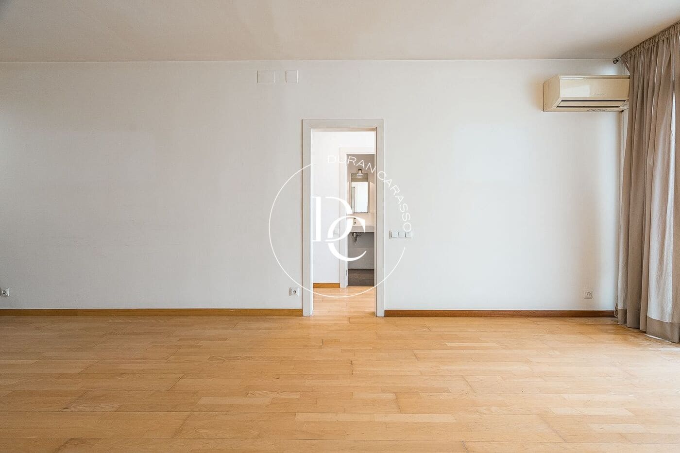 Apartamento de 3 habitaciones en Barcelona ciudad en venta - 593.000 € (Ref: 9812271)