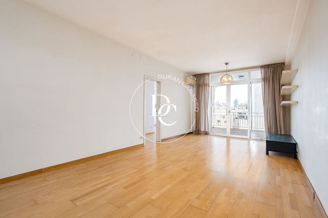 Apartamento de 3 habitaciones en La Nova Esquerra de L'Eixample, Barcelona ciudad en venta - 593.000 € (Ref: 9812271)