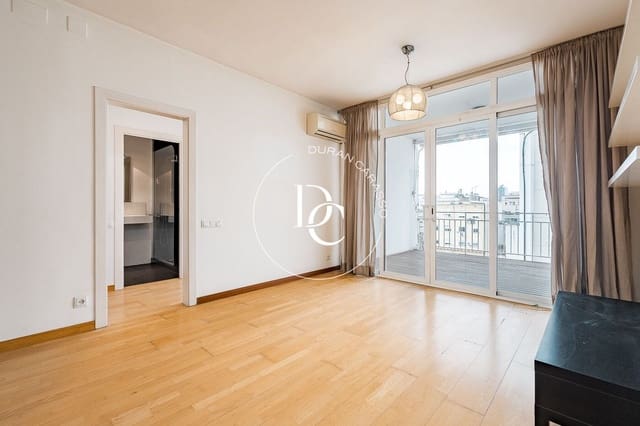 Apartamento de 3 habitaciones en La Nova Esquerra de L'Eixample, Barcelona ciudad en venta - 593.000 € (Ref: 9812271)
