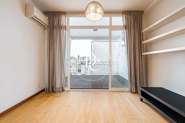 Apartamento de 3 habitaciones en La Nova Esquerra de L'Eixample, Barcelona ciudad en venta - 593.000 € (Ref: 9812271)