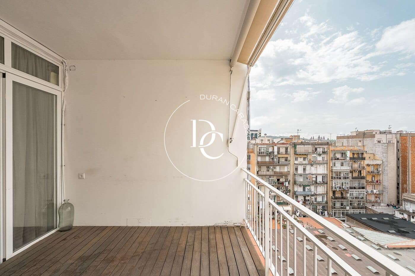 Apartamento de 3 habitaciones en Barcelona ciudad en venta - 593.000 € (Ref: 9812271)