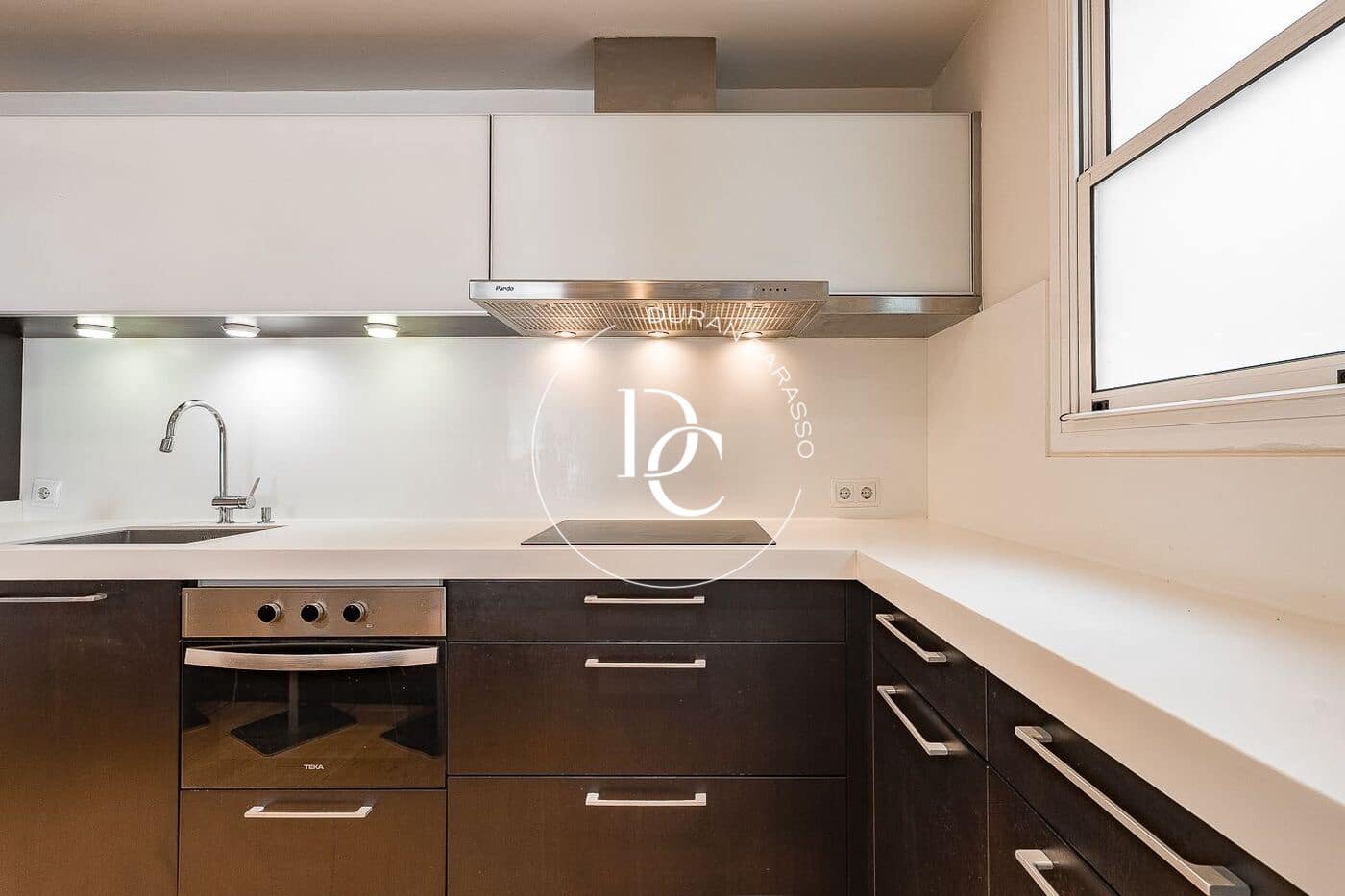 Apartamento de 3 habitaciones en Barcelona ciudad en venta - 593.000 € (Ref: 9812271)