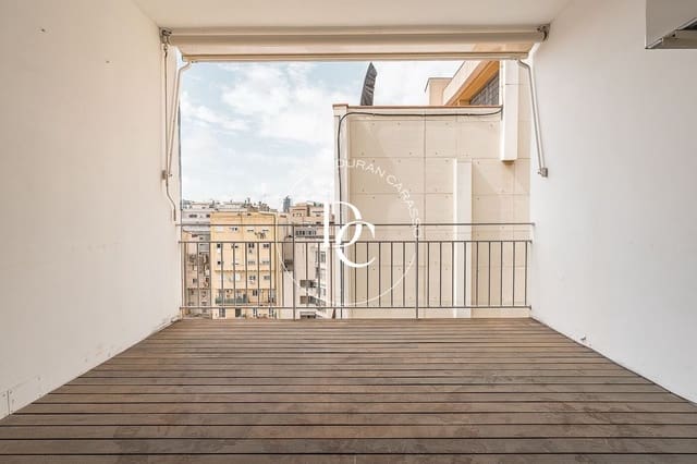 Apartamento de 3 habitaciones en La Nova Esquerra de L'Eixample, Barcelona ciudad en venta - 593.000 € (Ref: 9812271)