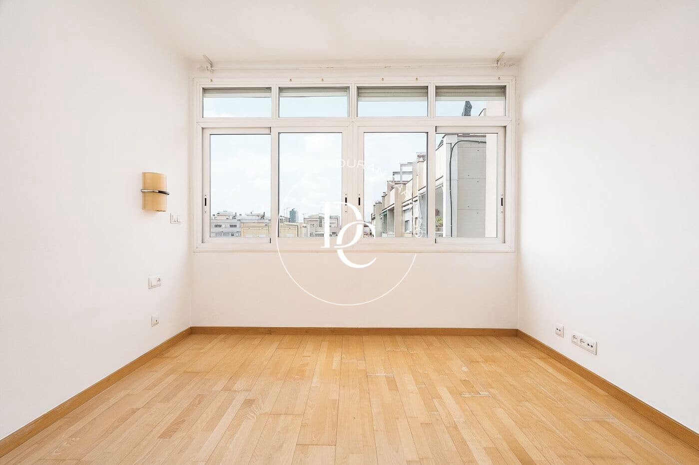 Apartamento de 3 habitaciones en Barcelona ciudad en venta - 593.000 € (Ref: 9812271)