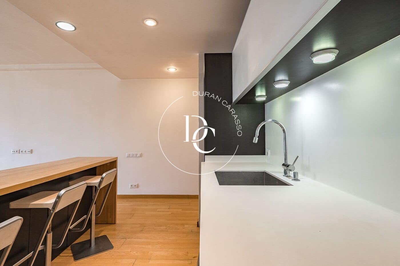 Apartamento de 3 habitaciones en Barcelona ciudad en venta - 593.000 € (Ref: 9812271)