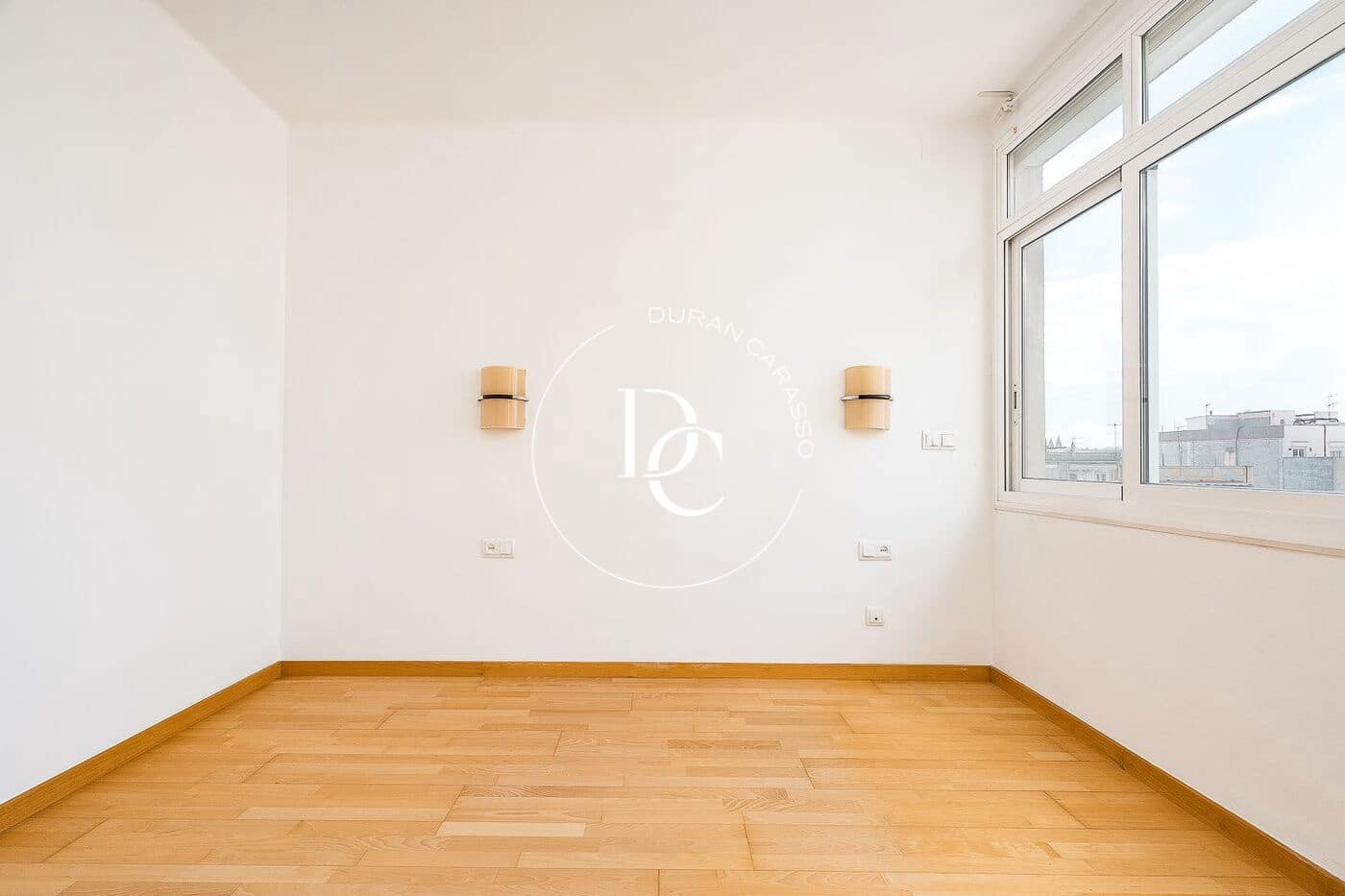Apartamento de 3 habitaciones en Barcelona ciudad en venta - 593.000 € (Ref: 9812271)