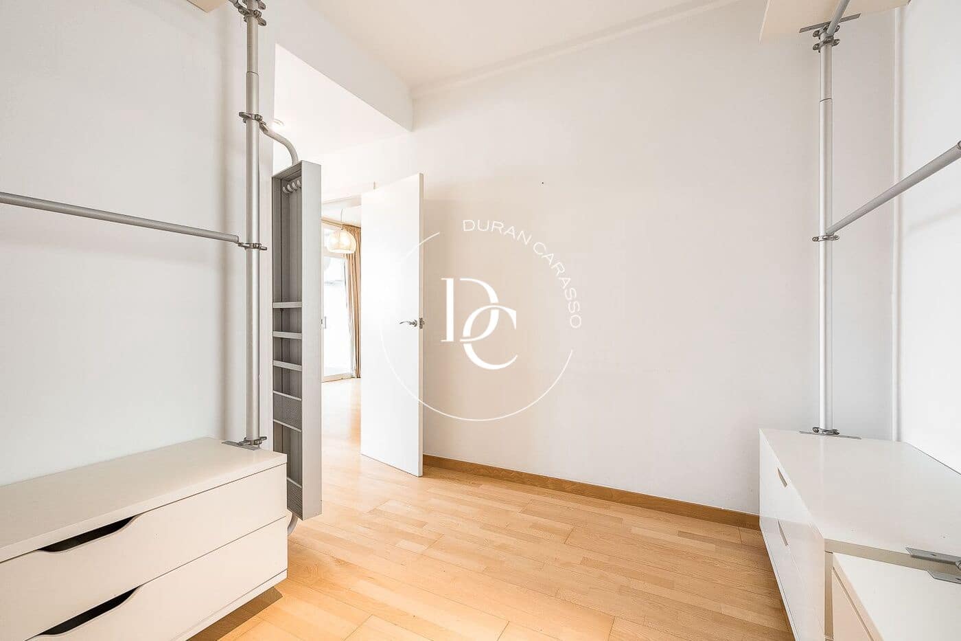 Apartamento de 3 habitaciones en Barcelona ciudad en venta - 593.000 € (Ref: 9812271)