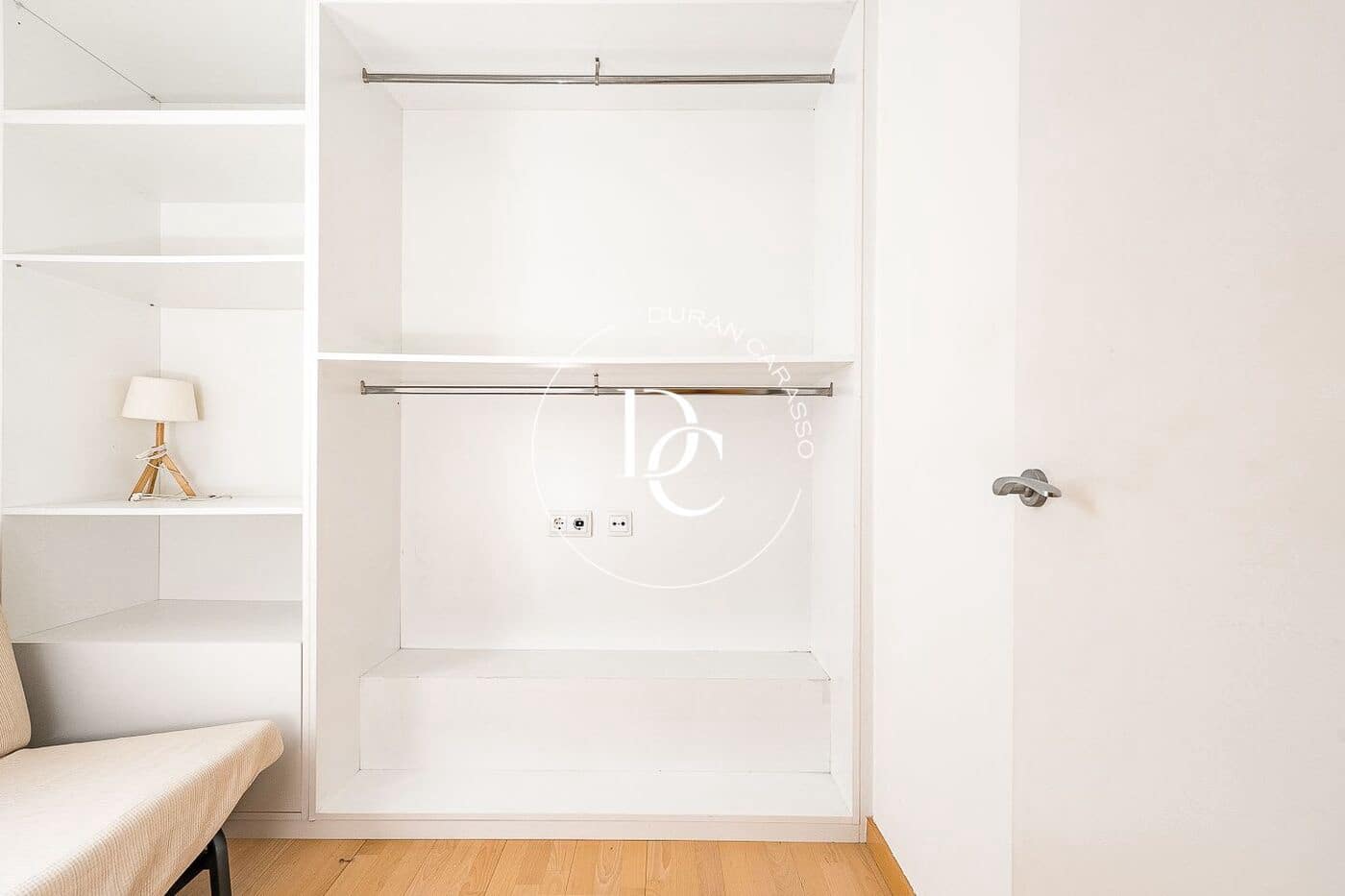 Apartamento de 3 habitaciones en Barcelona ciudad en venta - 593.000 € (Ref: 9812271)