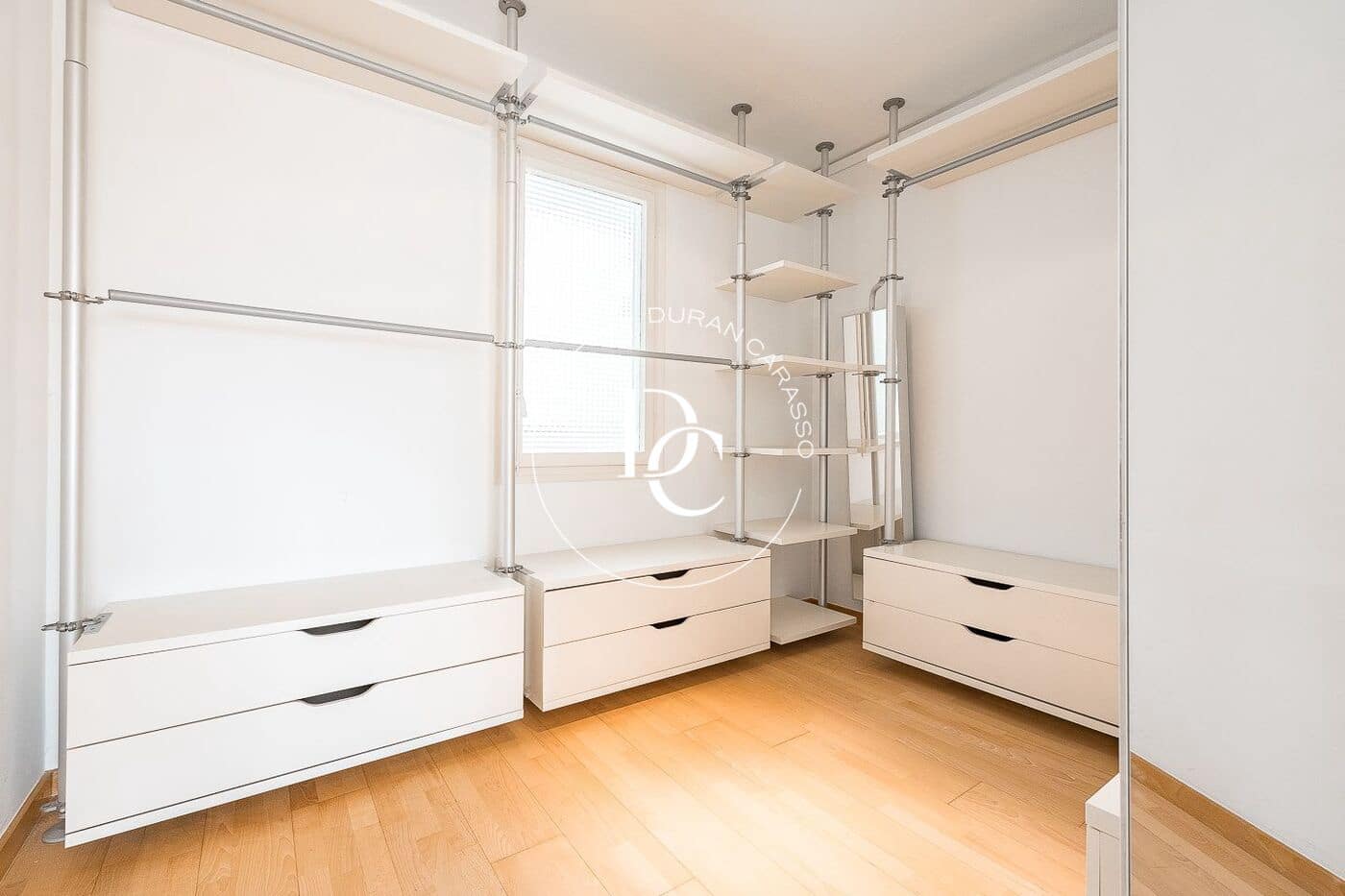 Apartamento de 3 habitaciones en Barcelona ciudad en venta - 593.000 € (Ref: 9812271)