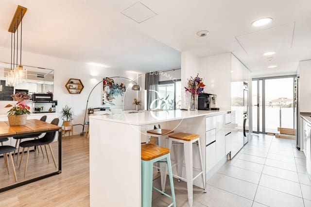 3 Zimmer Apartment zu verkaufen in Sitges mit Pool - 760.000 € (Ref: 9813299)