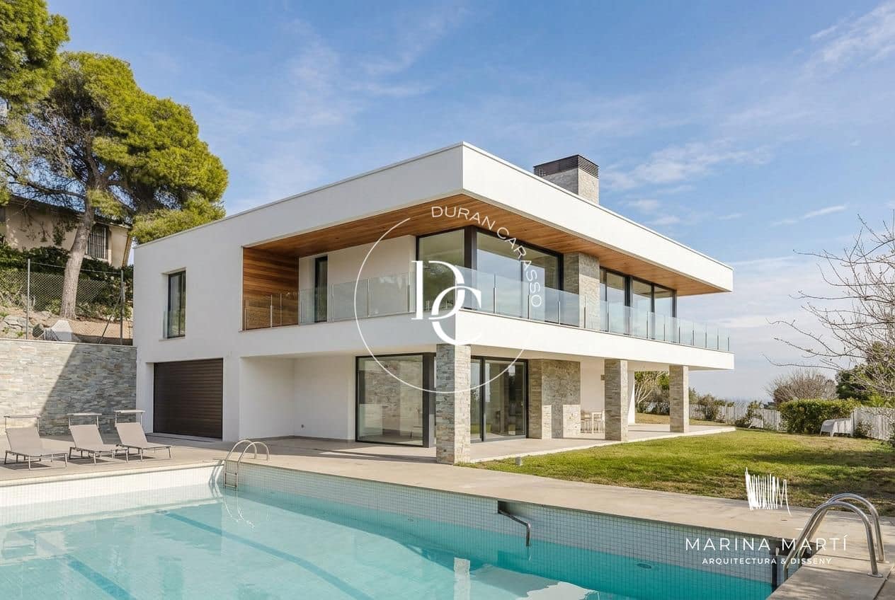 6 bedroom Villa for sale in Castelldefels with pool - € 3,650,000 (Ref: 9818430)