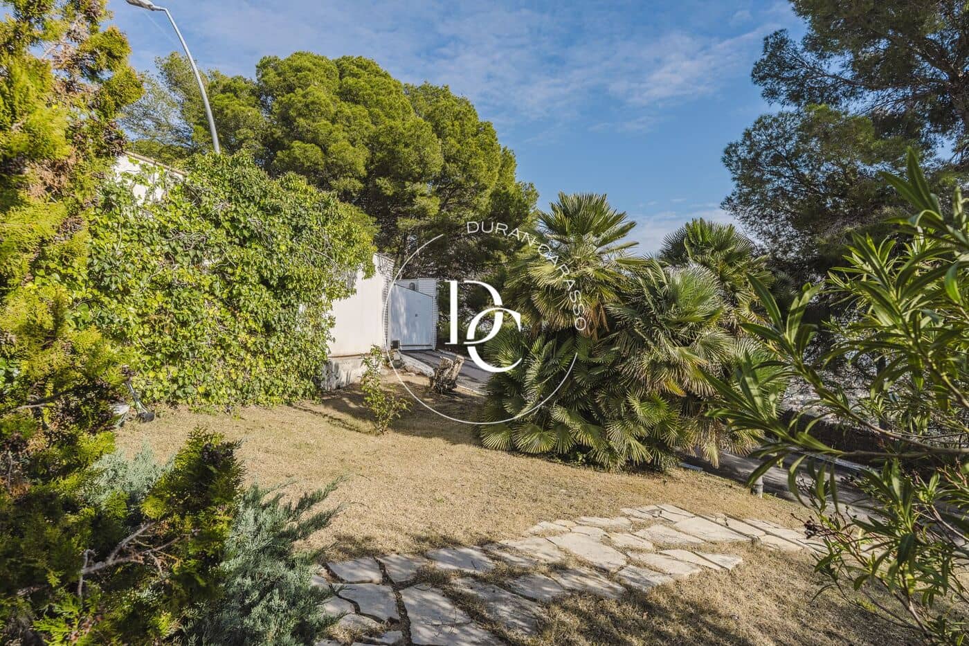 6 bedroom Villa for sale in Castelldefels with pool - € 3,650,000 (Ref: 9818430)