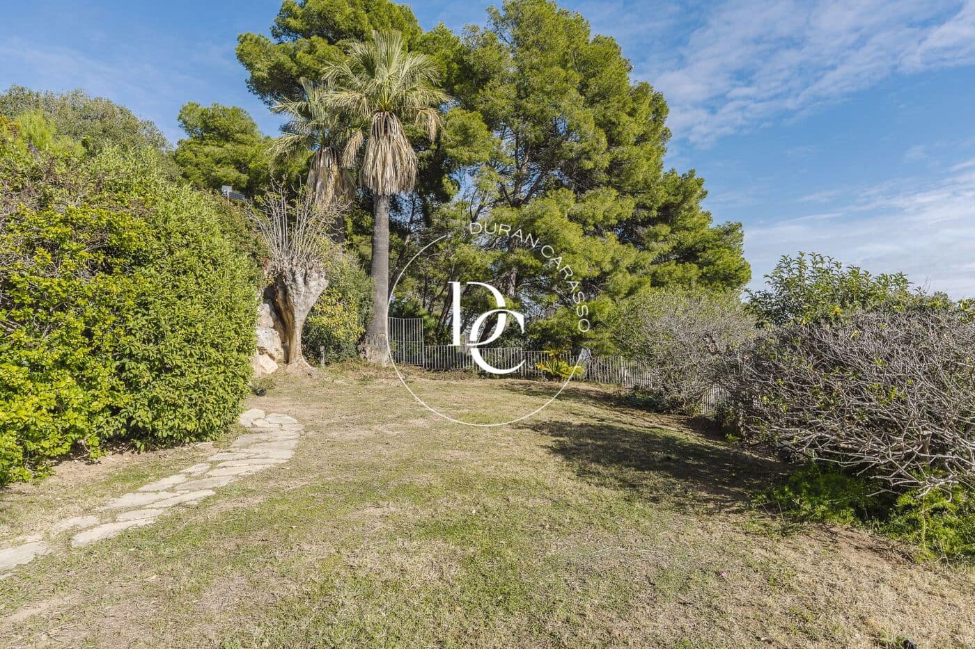 6 bedroom Villa for sale in Castelldefels with pool - € 3,650,000 (Ref: 9818430)