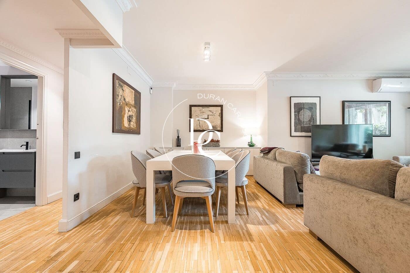 4 bedroom Apartment for sale in Barcelona city - € 1,590,000 (Ref: 9833824)