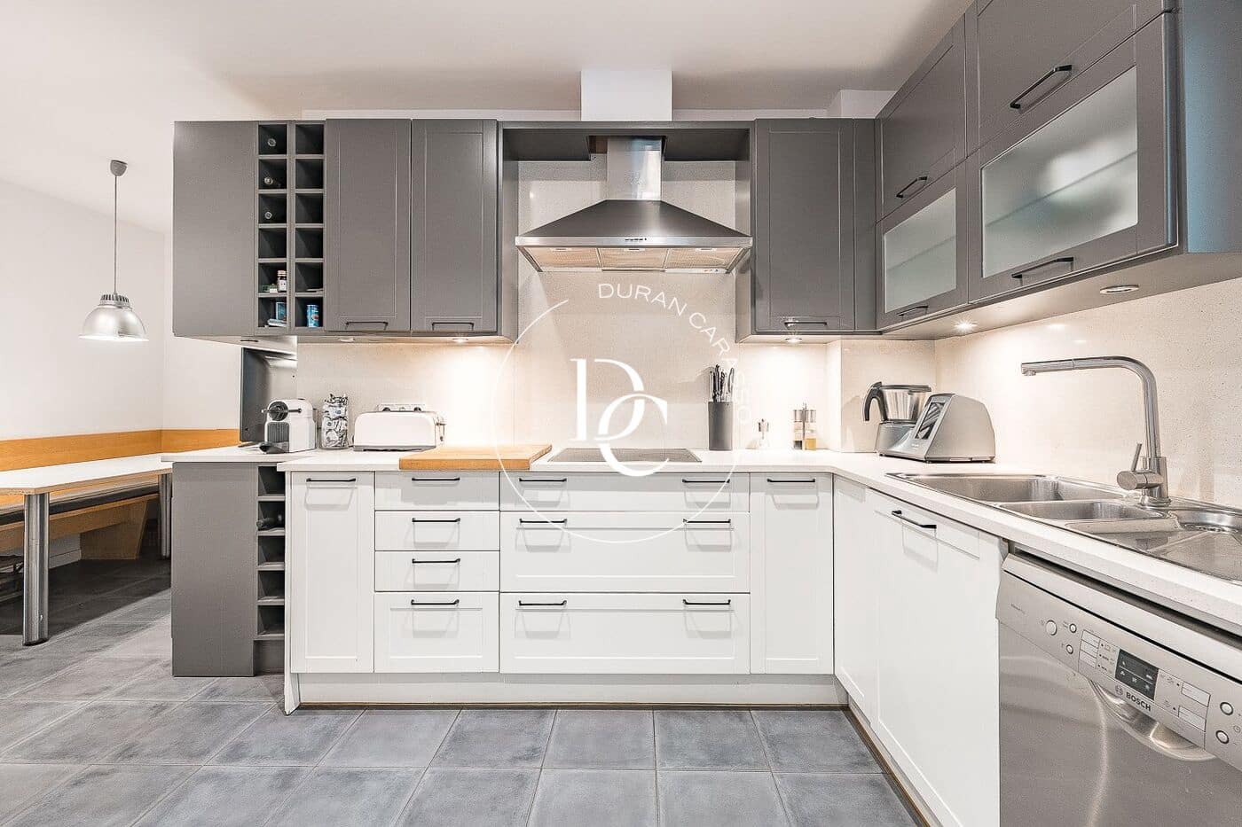 4 bedroom Apartment for sale in Barcelona city - € 1,590,000 (Ref: 9833824)