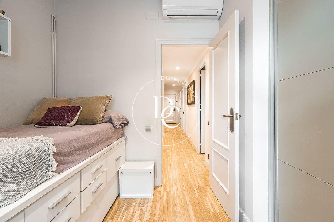 4 bedroom Apartment for sale in Barcelona city - € 1,590,000 (Ref: 9833824)