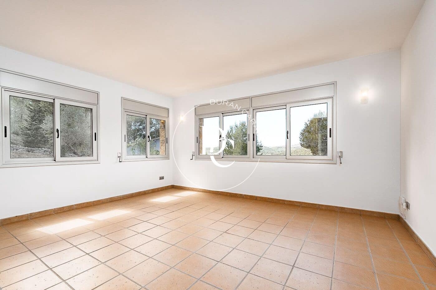 4 bedroom Villa for sale in Olivella - € 750,000 (Ref: 9833825)