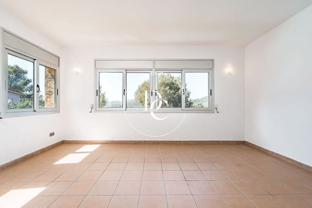 4 makuuhuone Huvila myytävänä paikassa Olivella - 750 000 € (Ref: 9833825)