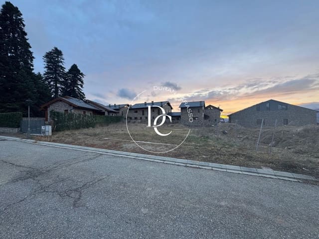 Area Edificabile in vendita in Das - 450.000 € (Rif: 9836701)
