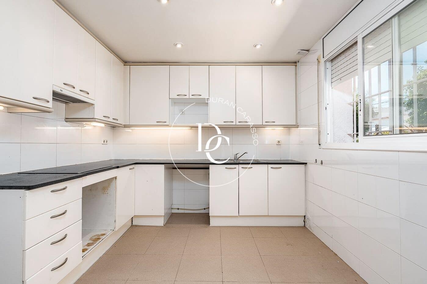 3 bedroom Semi-detached Villa for sale in Sitges - € 1,250,000 (Ref: 9839456)