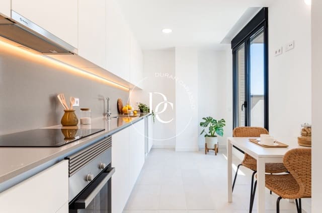 4 chambre Appartement à vendre à La Marina del Prat Vermell, Barcelone ville avec piscine - 671 000 € (Ref: 9843672)