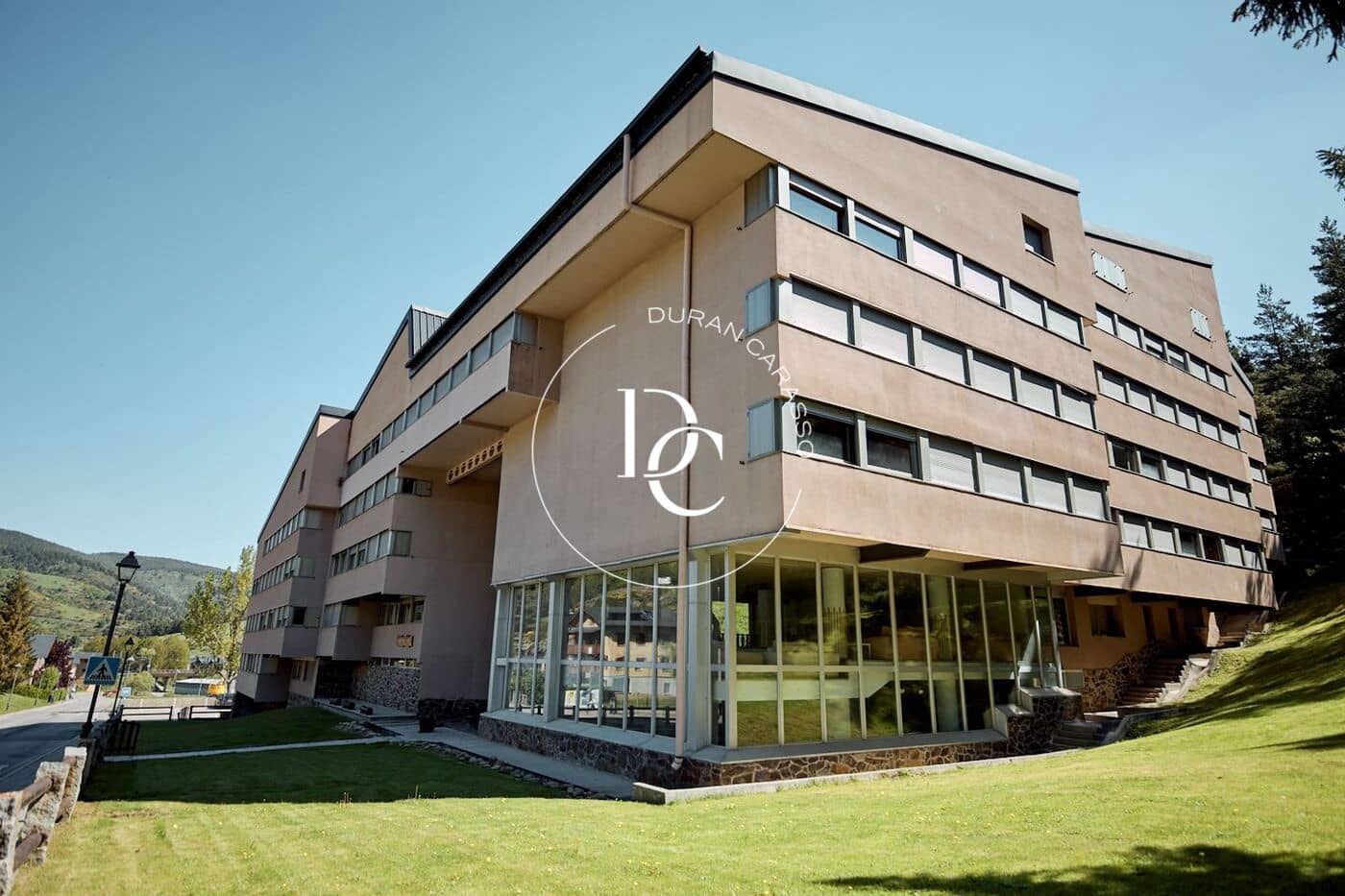 1 bedroom Apartment for sale in Alp - € 190,000 (Ref: 9862008)