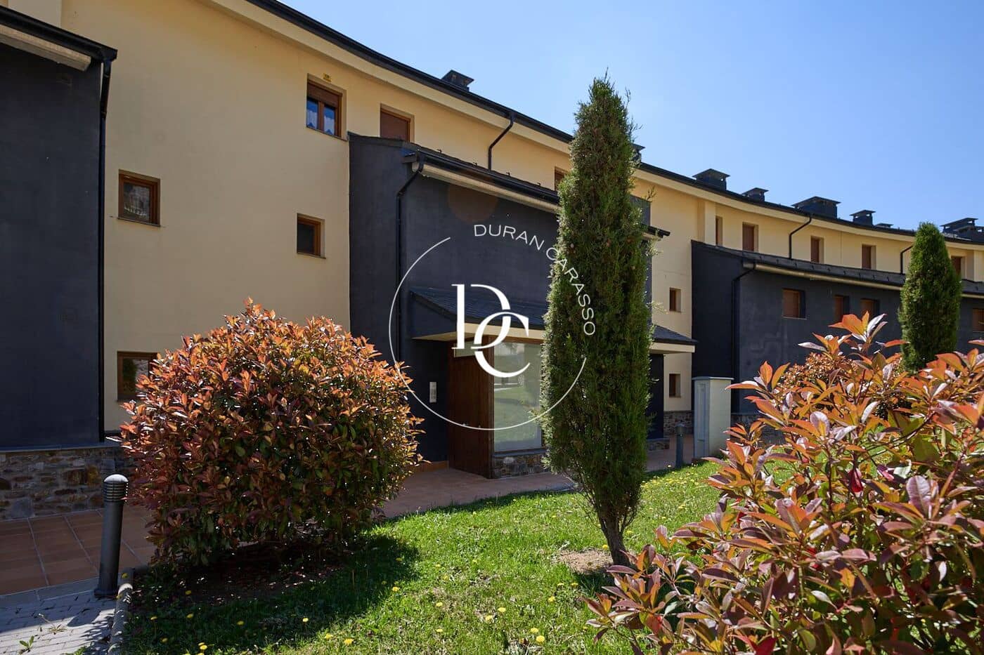 2 bedroom Apartment for sale in Alp - € 252,000 (Ref: 9862009)