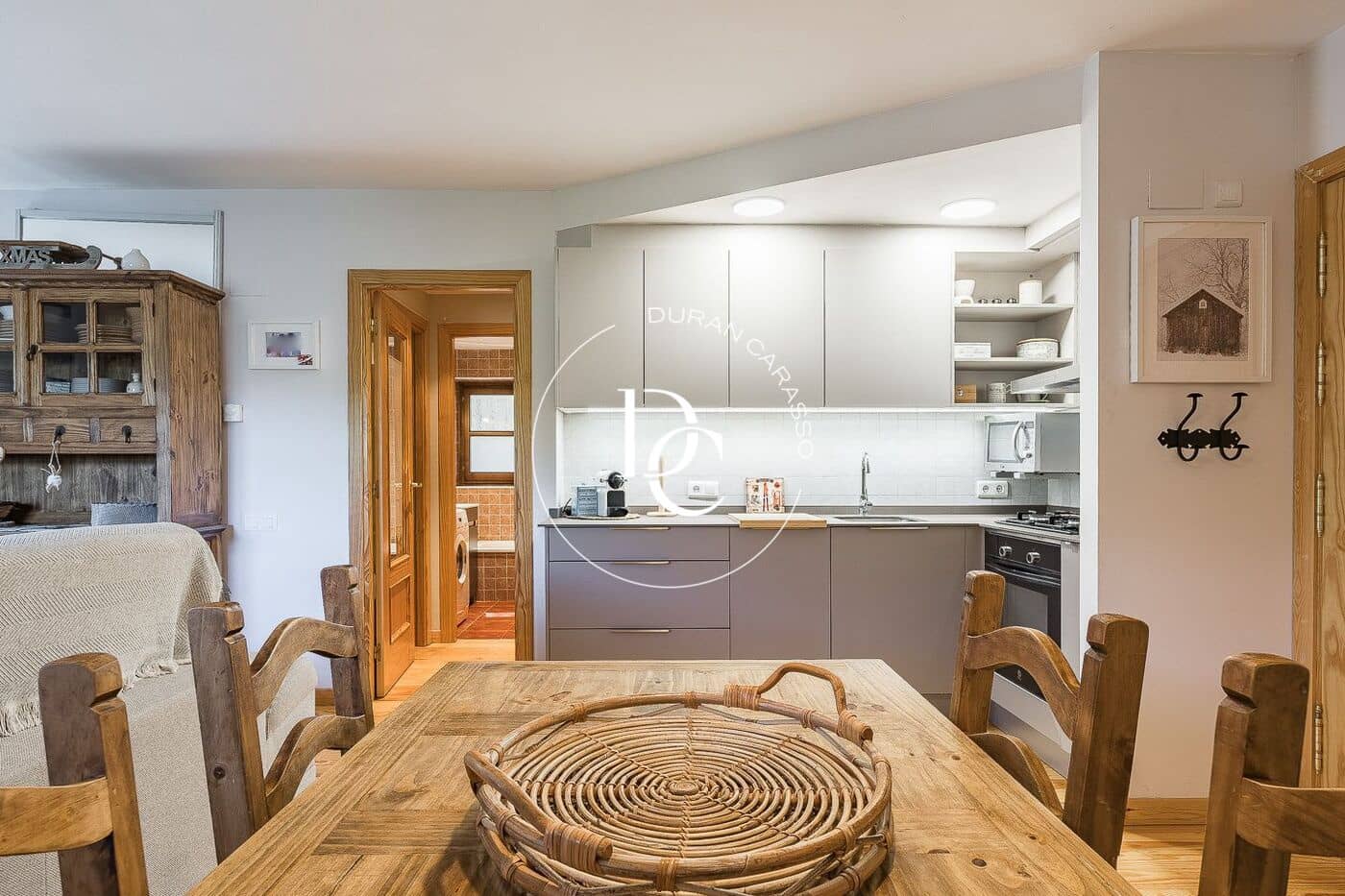 2 bedroom Apartment for rent in Alp with garage - € 1,500 (Ref: 9865355)