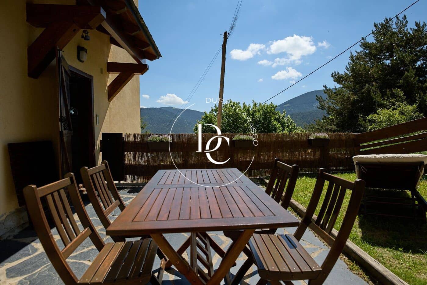 2 bedroom Apartment for rent in Alp with garage - € 1,500 (Ref: 9865355)