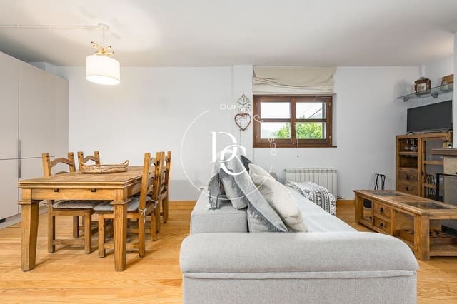 2 bedroom Apartment for rent in Alp with garage - € 1,500 (Ref: 9865355)