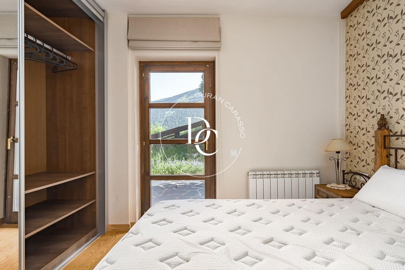 2 bedroom Apartment for rent in Alp with garage - € 1,500 (Ref: 9865355)