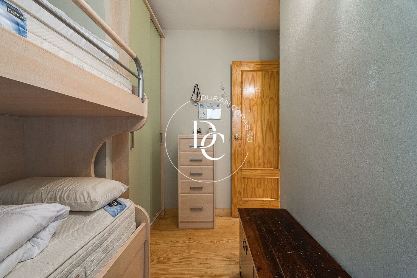 2 bedroom Apartment for rent in Alp with garage - € 1,500 (Ref: 9865355)