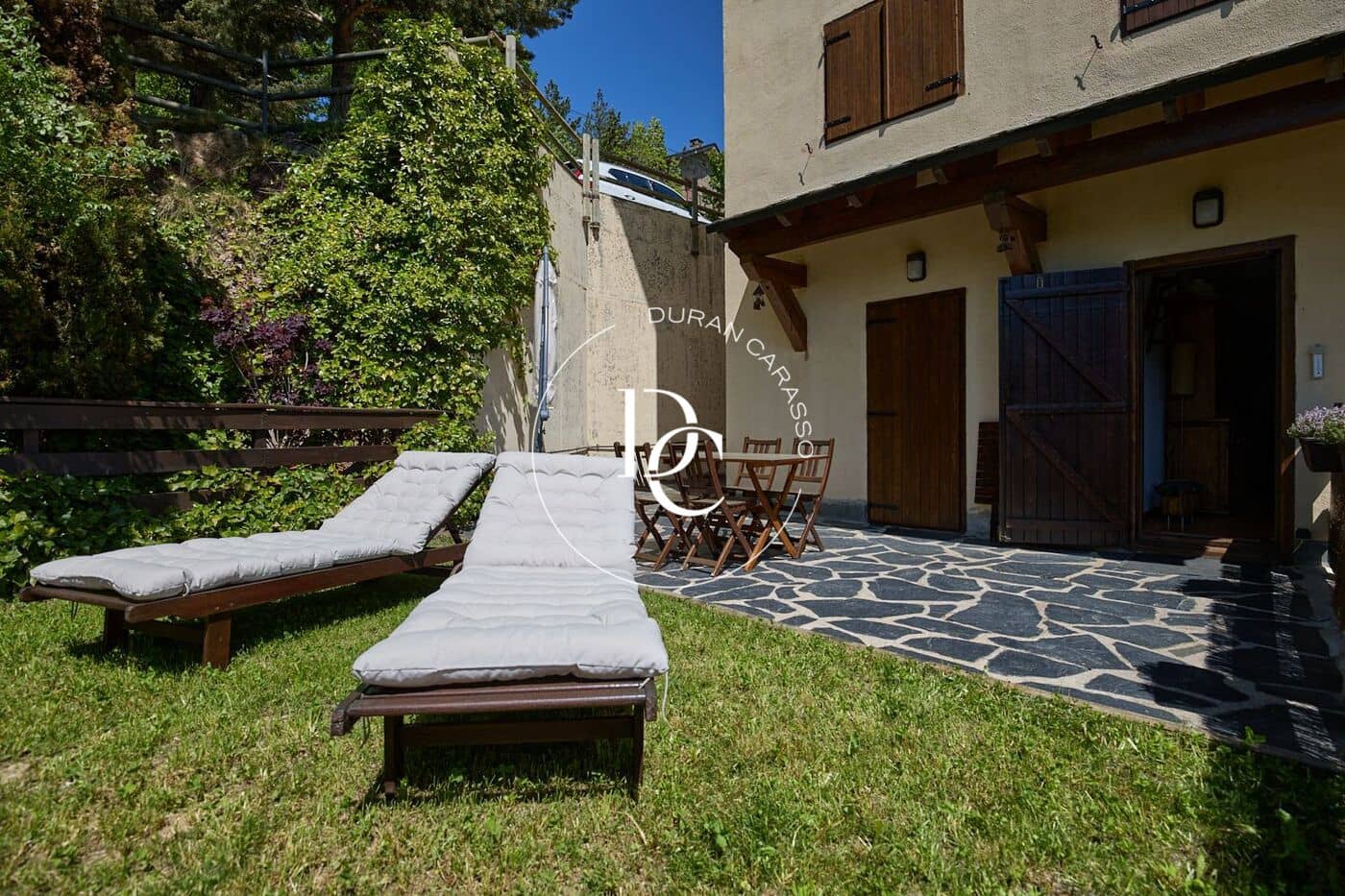 2 bedroom Apartment for rent in Alp with garage - € 1,500 (Ref: 9865355)